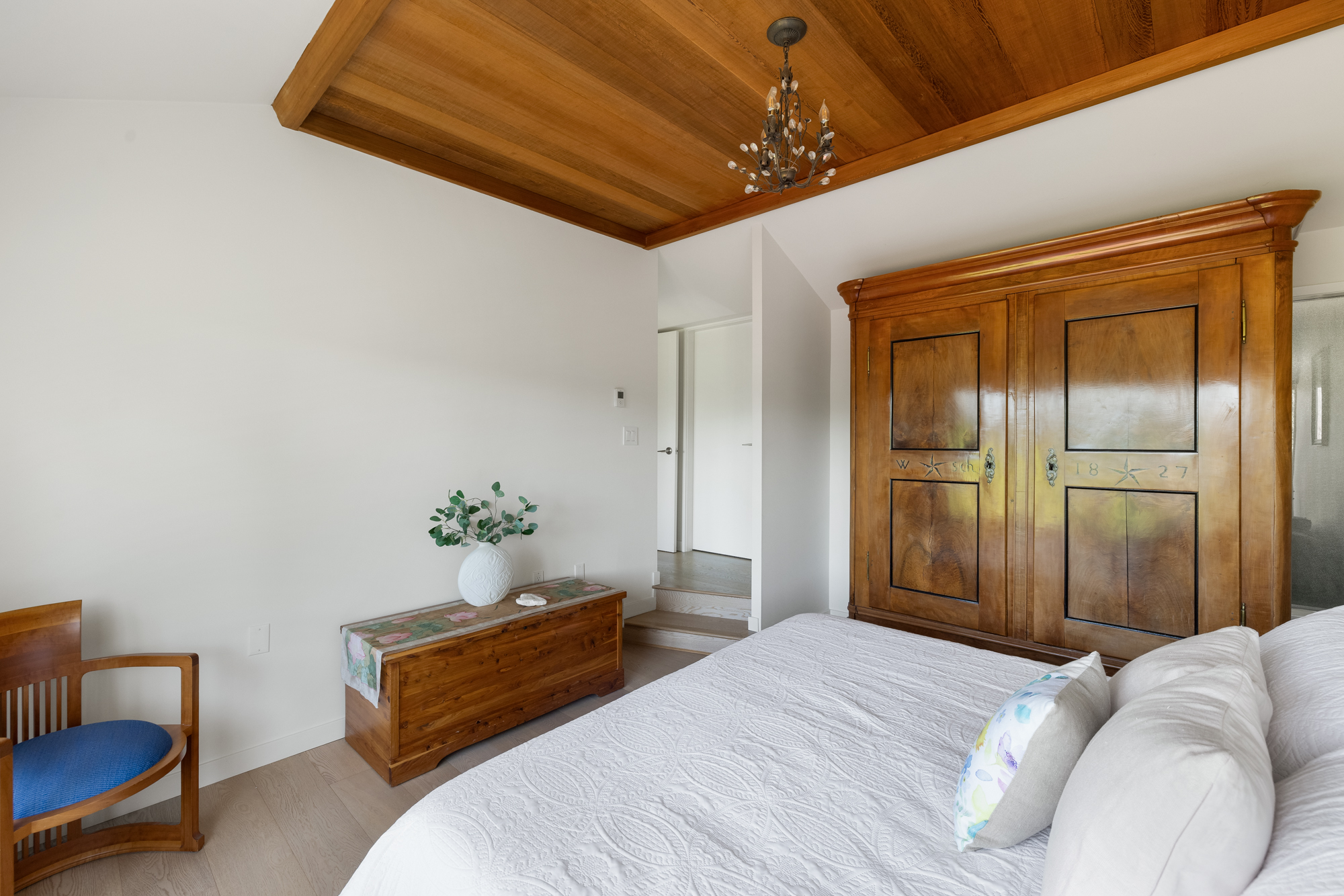 6485 Madrona Crescent